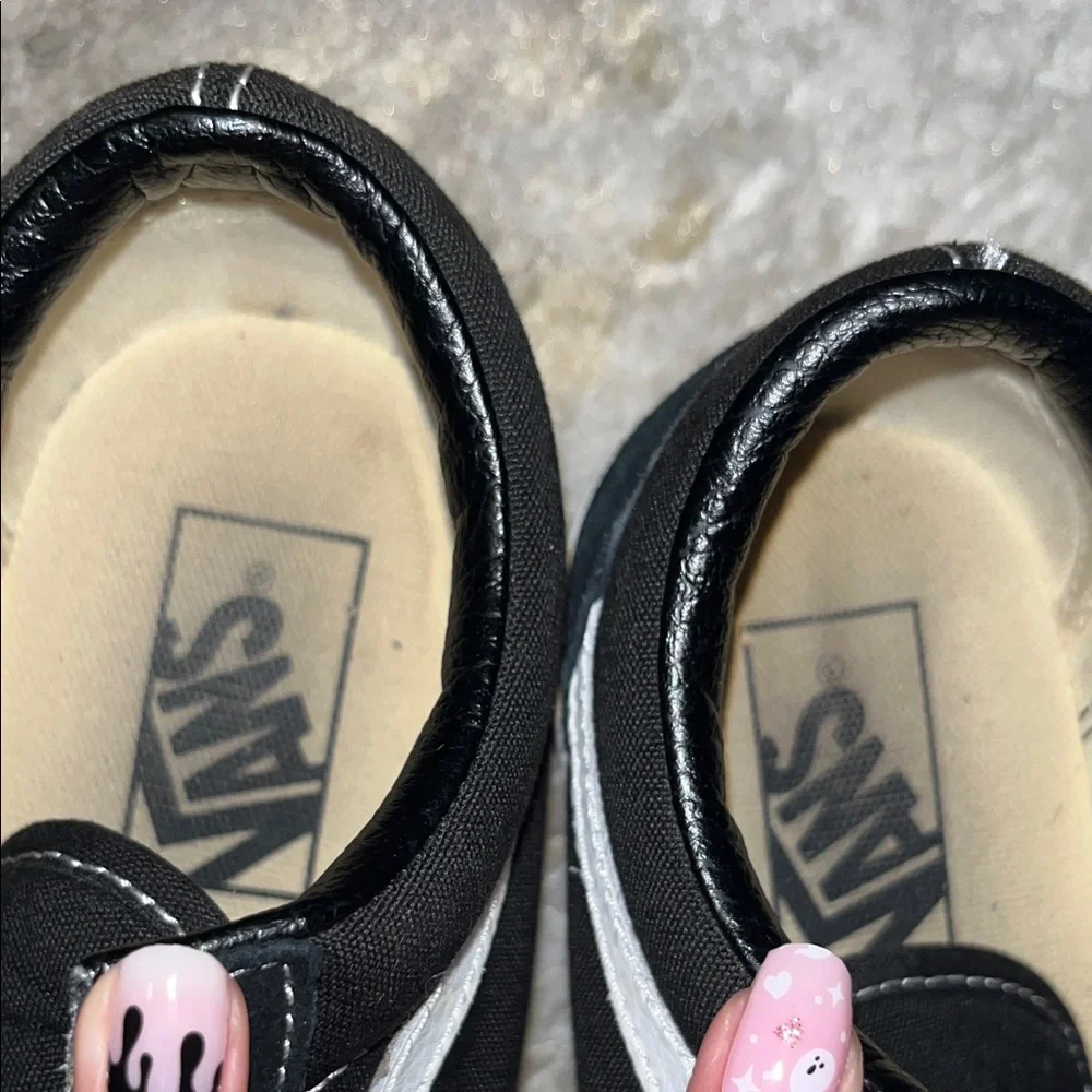 vans - Picture 2 of 5